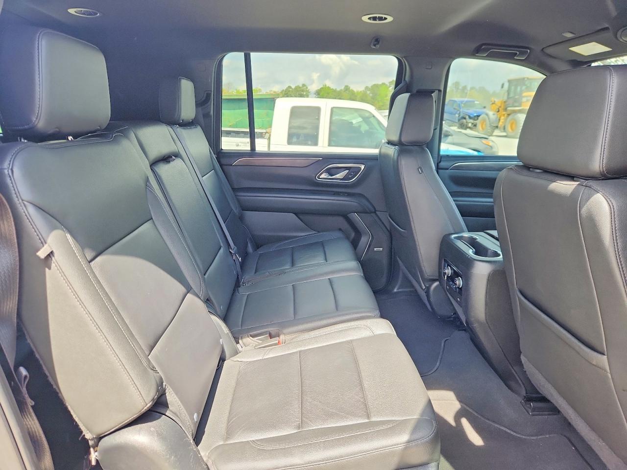 2023 Chevrolet Suburban K1500 Lt - zdjęcie 10