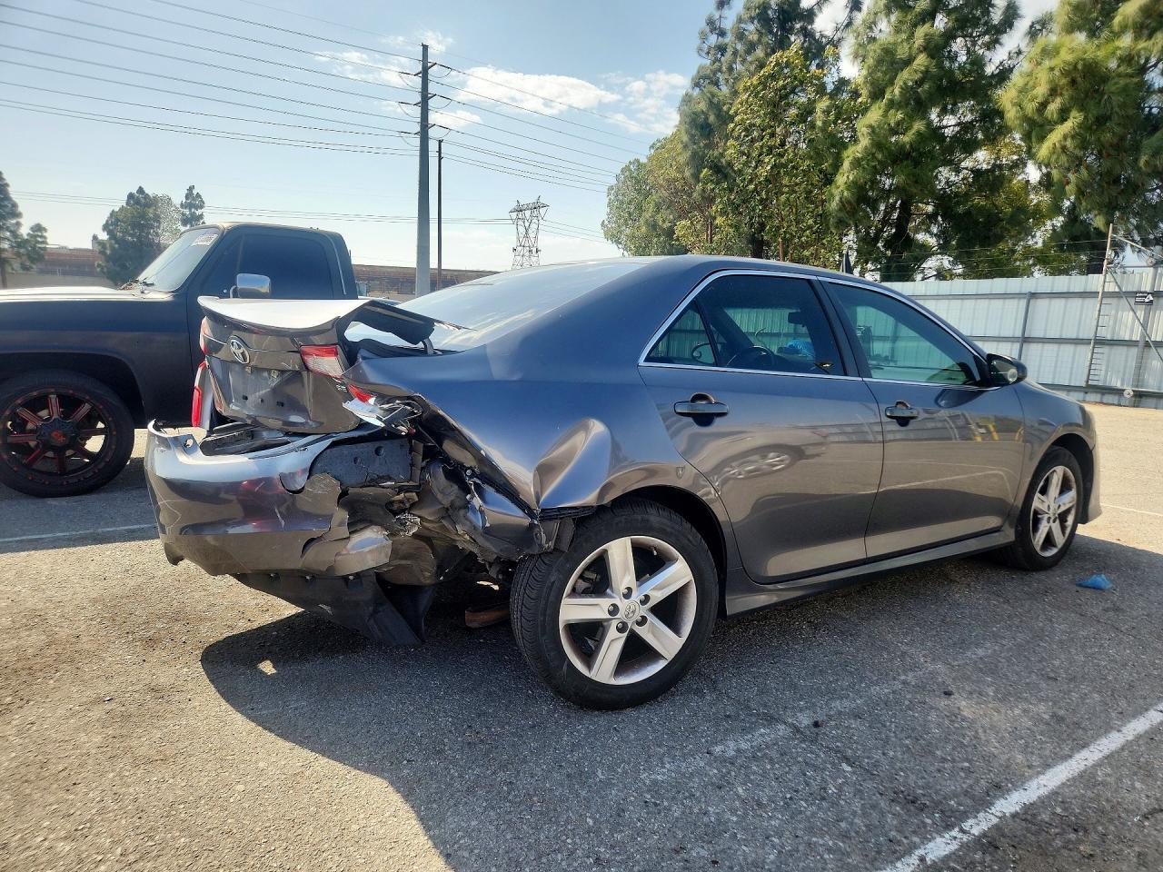 2014 Toyota Camry Se - zdjęcie 3