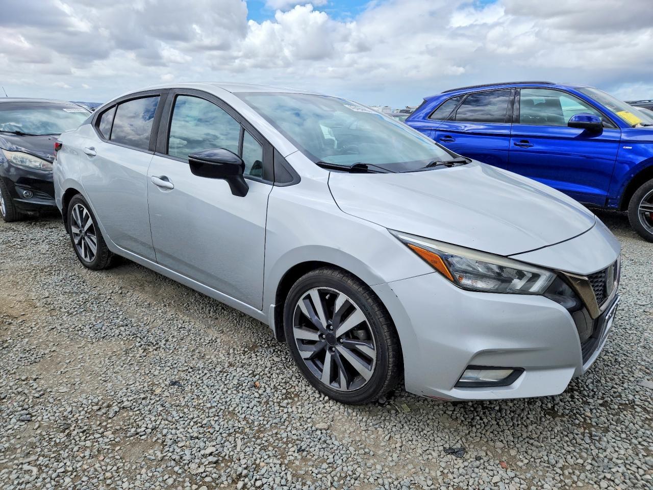 2020 Nissan Versa Sr - zdjęcie 4