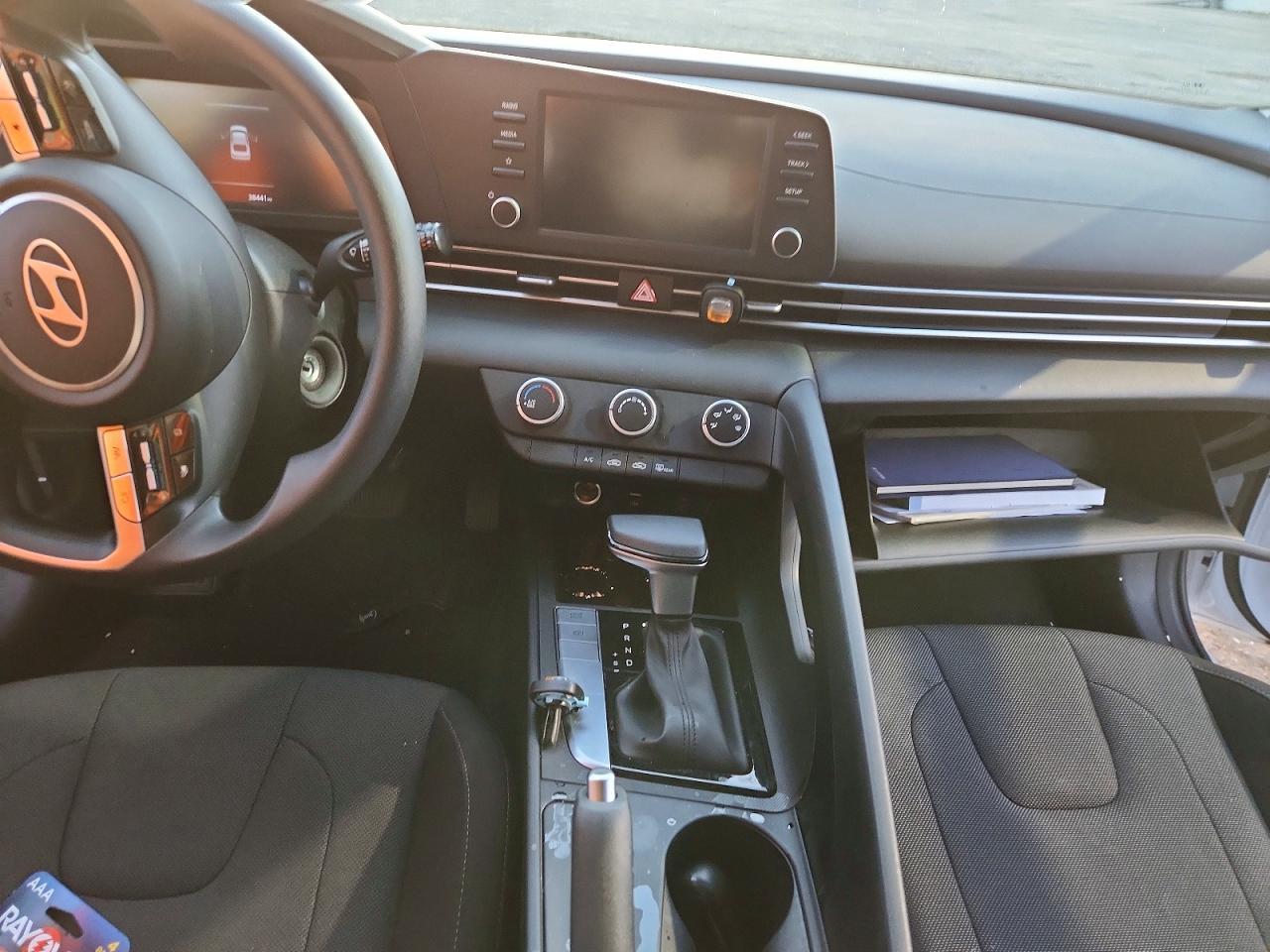 2024 Hyundai Elantra Se - zdjęcie 8