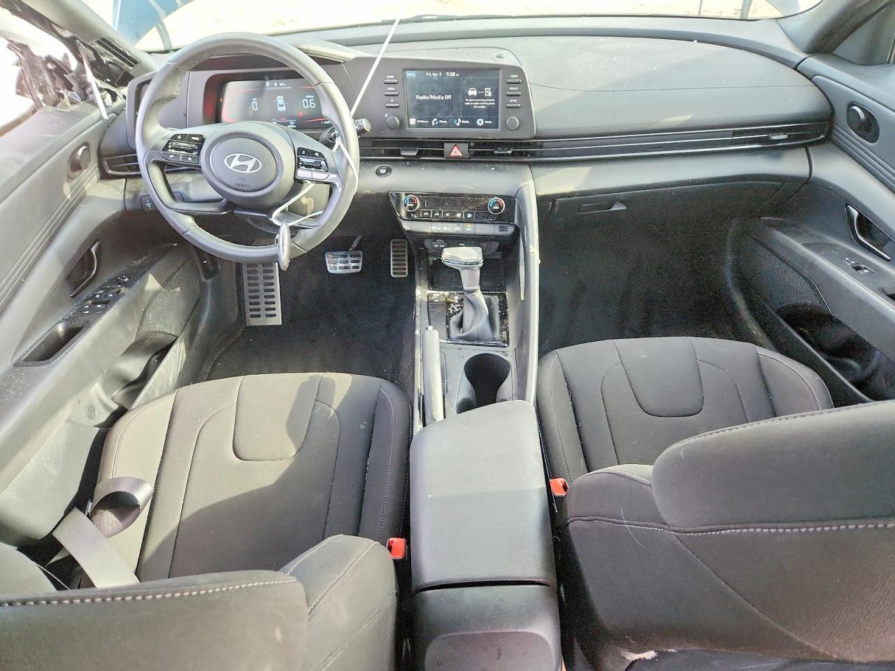 2025 Hyundai Elantra Sel Sport - zdjęcie 8