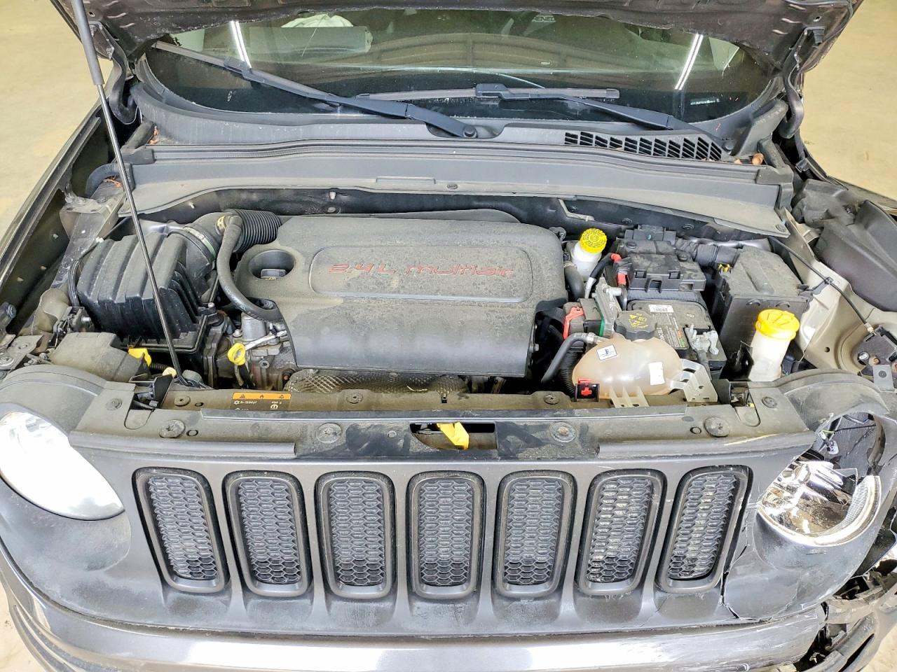 2016 Jeep Renegade Latitude - zdjęcie 12