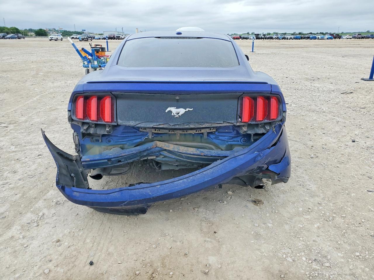 2016 Ford Mustang V6 Coupe - zdjęcie 6