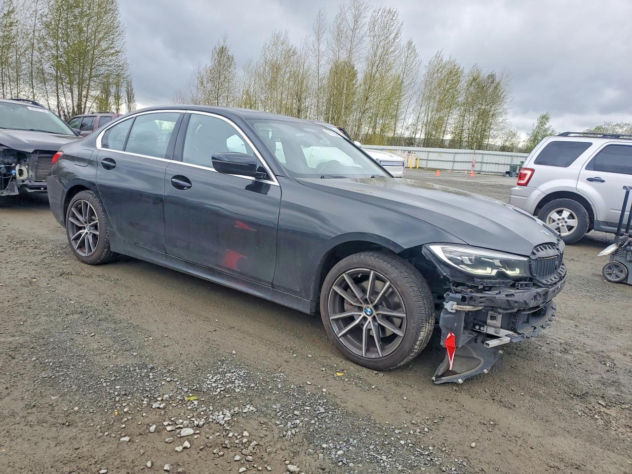 2019 BMW 330Xi - zdjęcie 4