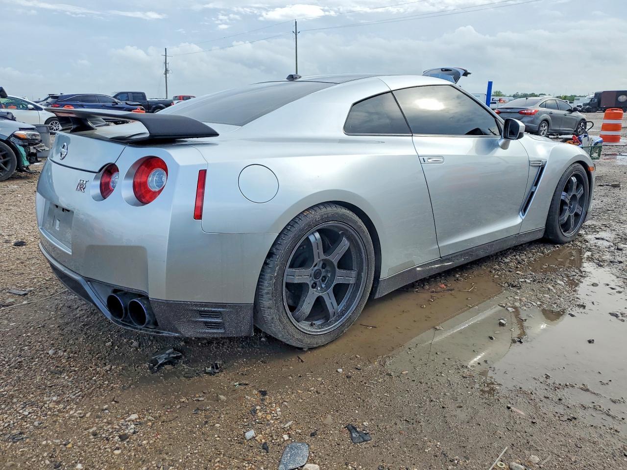 2014 Nissan Gt-R Track Edition - zdjęcie 3