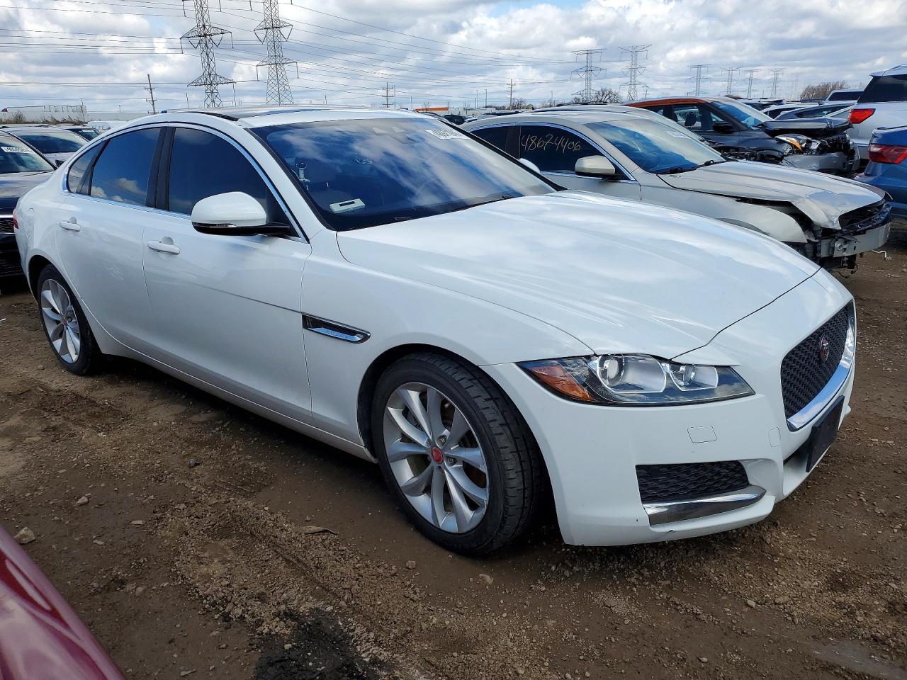 2017 Jaguar Xf - zdjęcie 4