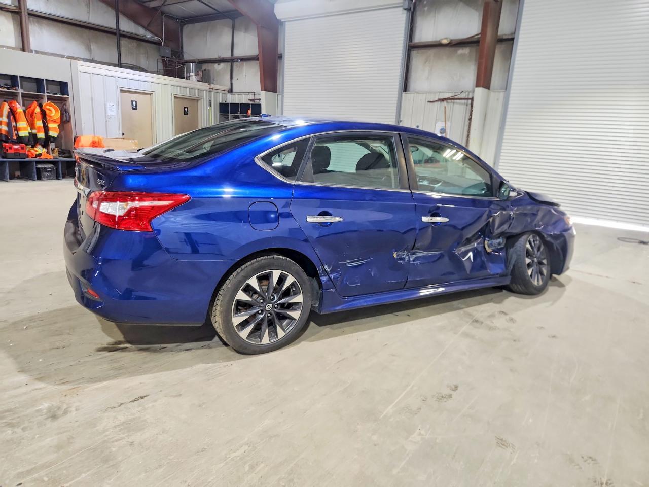 2019 Nissan Sentra Sr - zdjęcie 3
