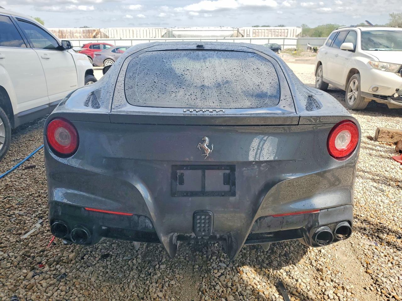 2016 Ferrari F12 Berlinetta - zdjęcie 6