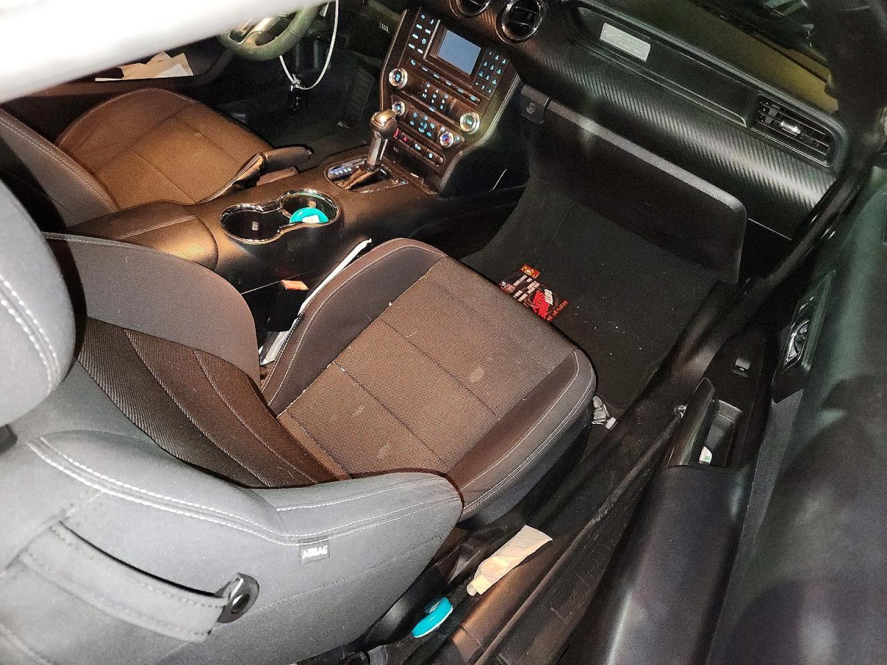 2017 Ford Mustang - zdjęcie 10