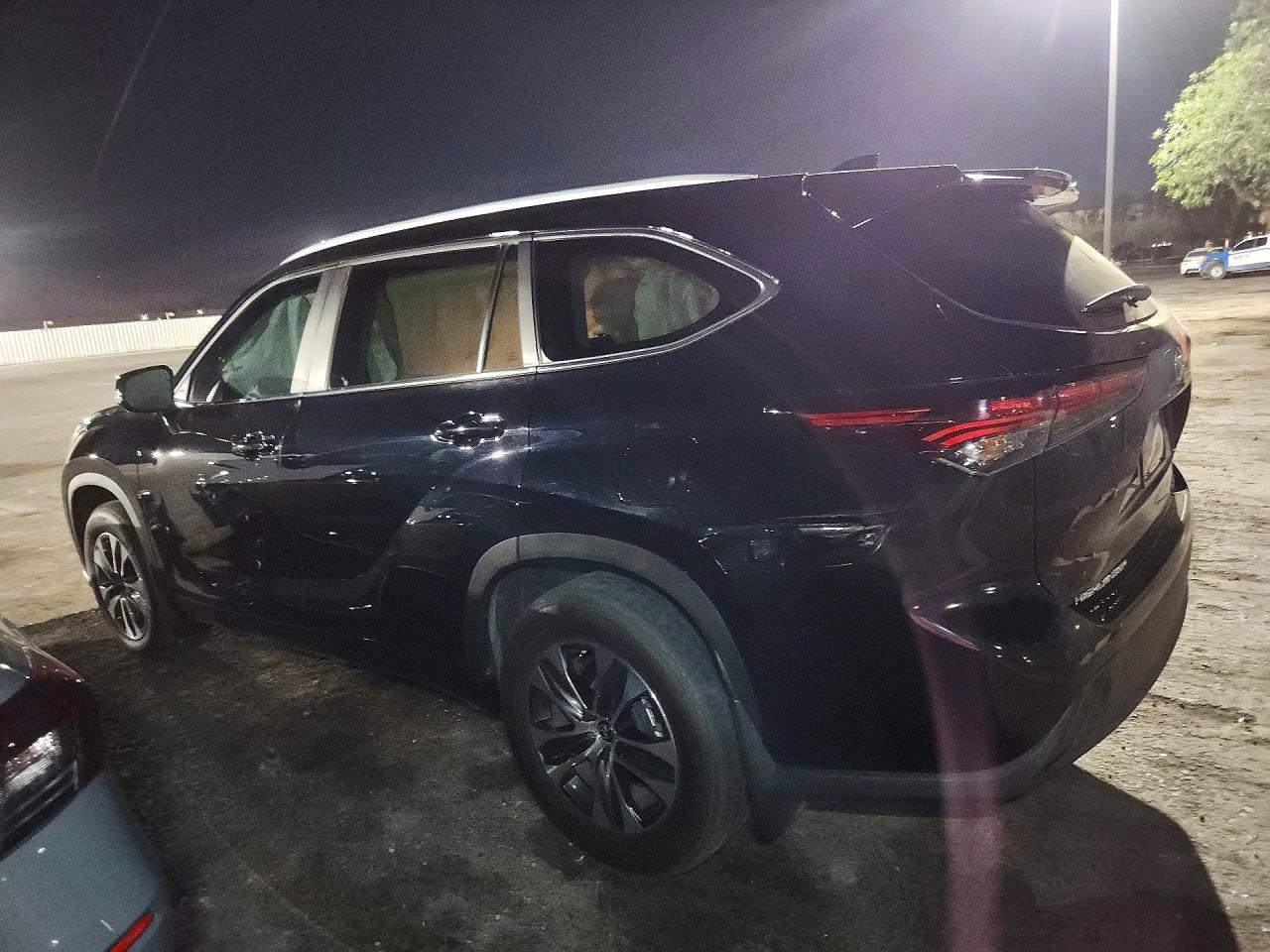 2024 Toyota Highlander Xle - zdjęcie 2