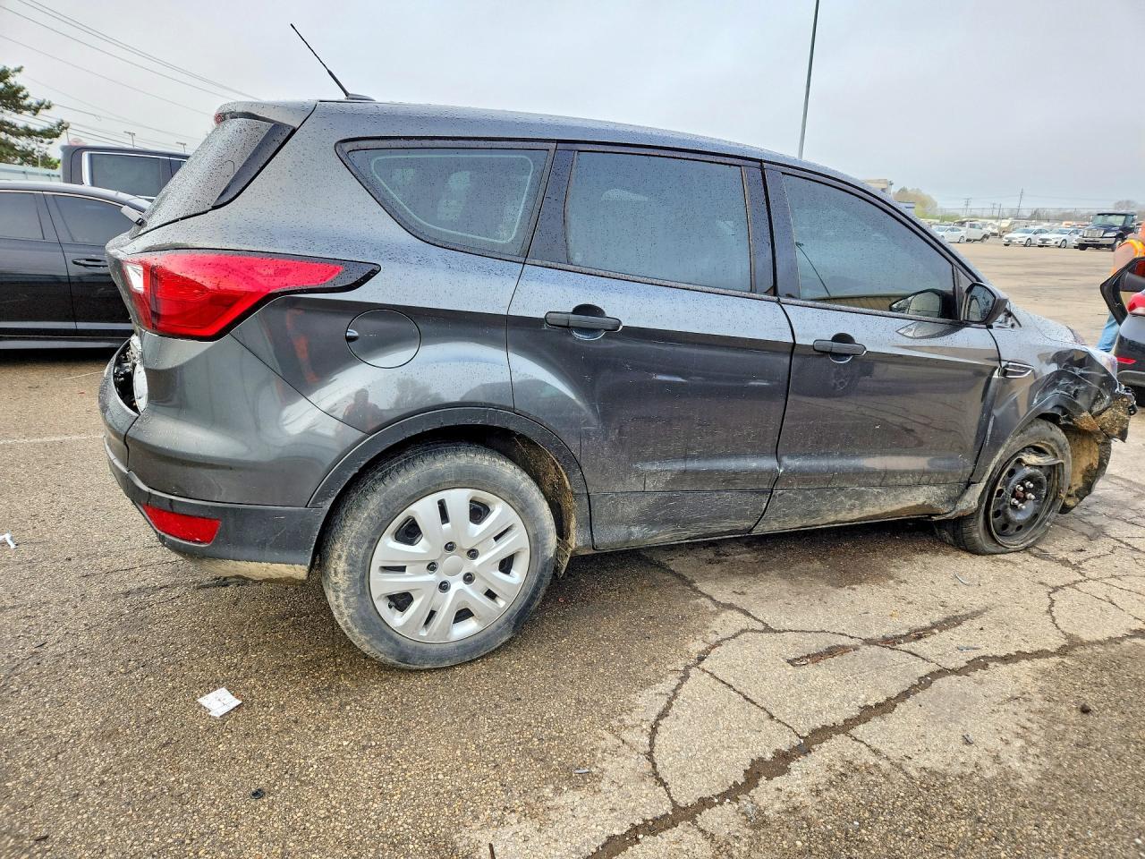 2019 Ford Escape S - zdjęcie 3
