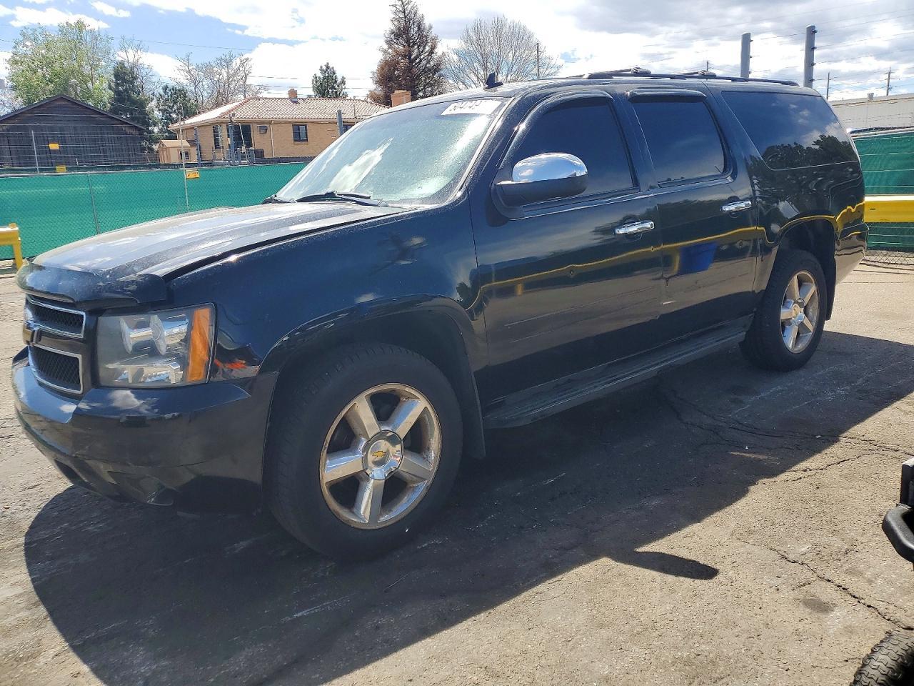 2013 Chevrolet Suburban K1500 Lt - zdjęcie główne