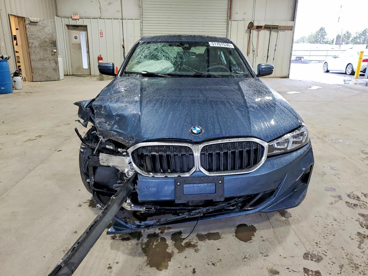 2025 BMW 330Xi - zdjęcie 5