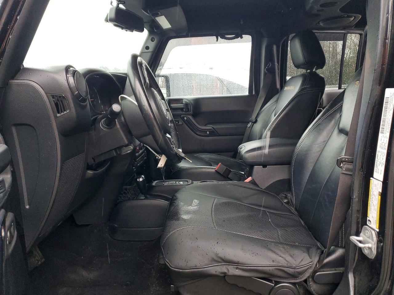 2014 Jeep Wrangler Unlimited Sahara - zdjęcie 7
