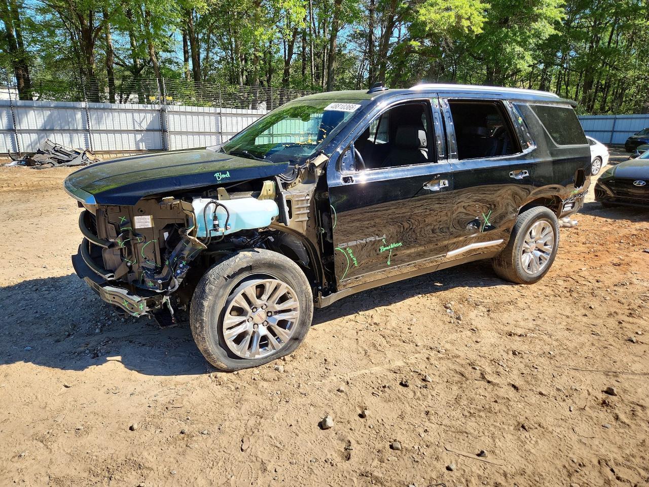 2021 GMC Yukon Denali - zdjęcie główne