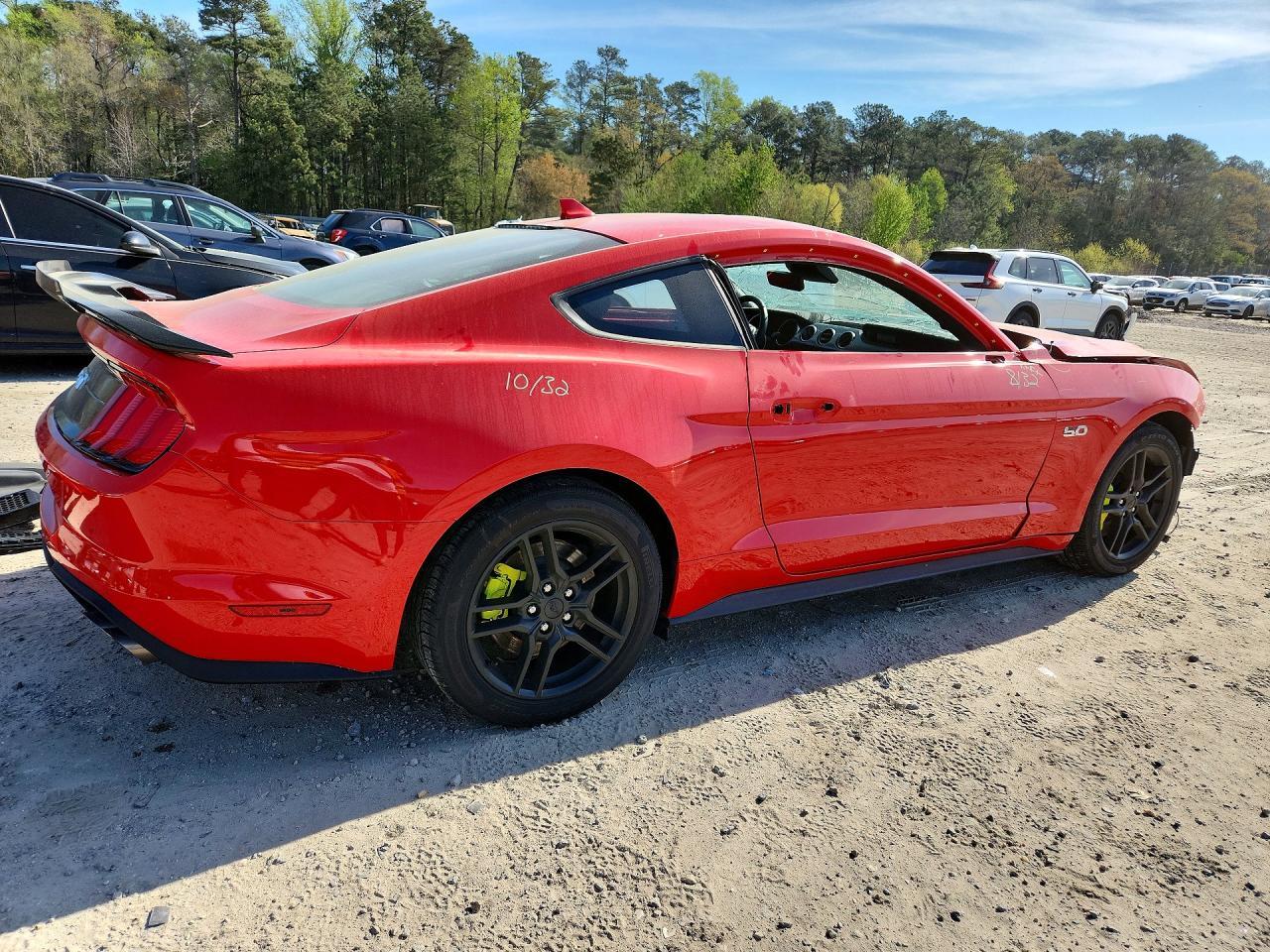 2021 Ford Mustang Gt - zdjęcie 3