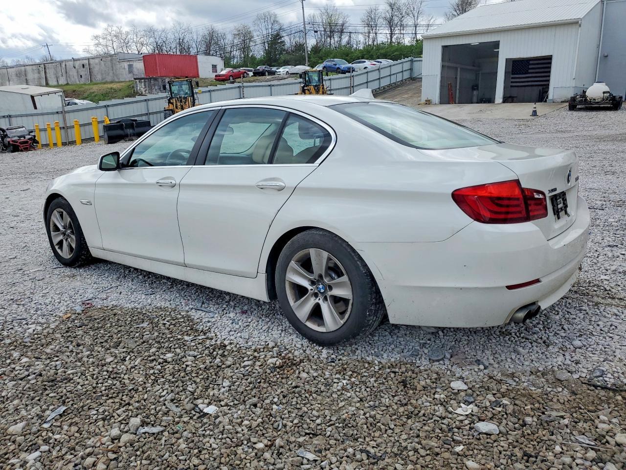 2013 BMW 528 Xi - zdjęcie 2
