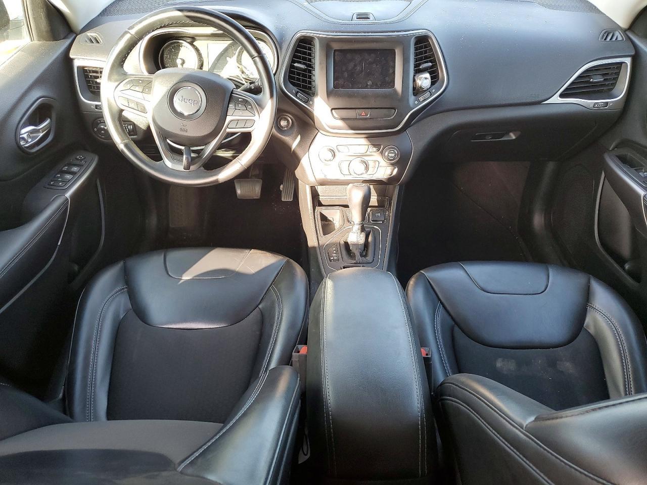 2019 Jeep Cherokee Latitude Plus - zdjęcie 8