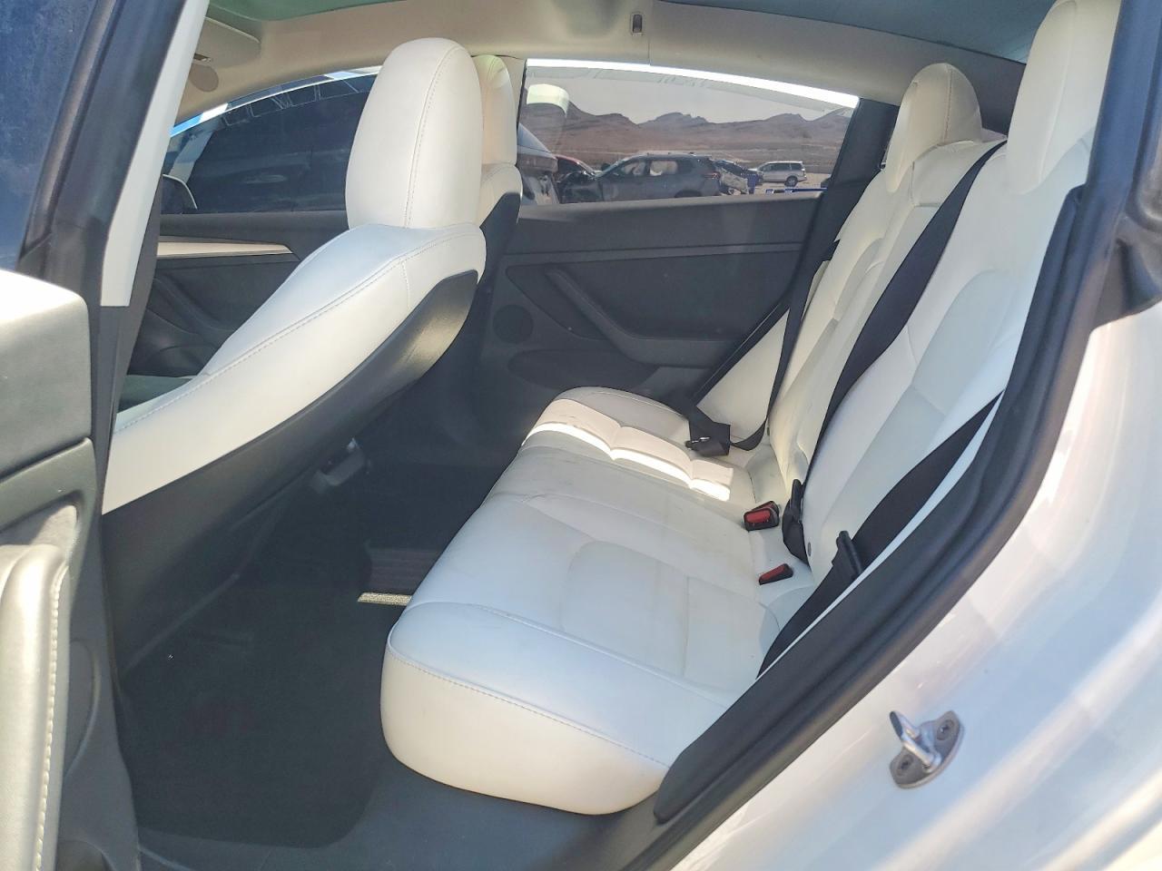 2023 Tesla Model 3 - zdjęcie 10