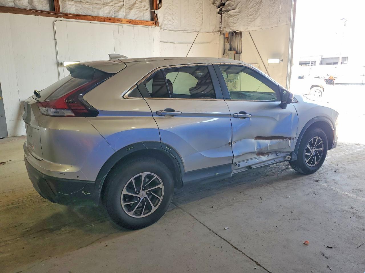 2022 Mitsubishi Eclipse Cross Es - zdjęcie 3