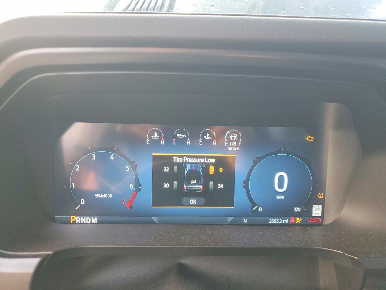 2025 Ford F150 Platinum - zdjęcie 9