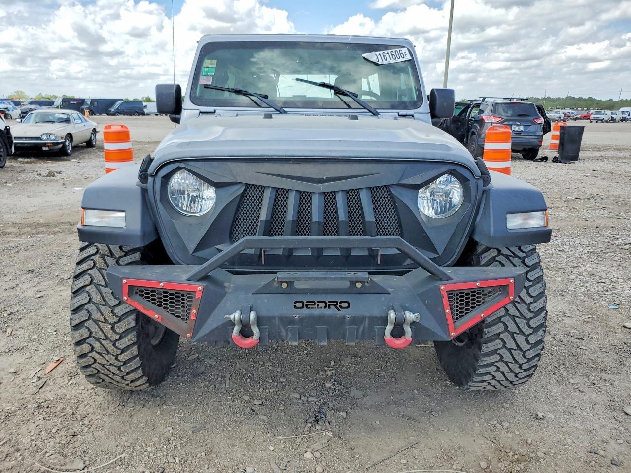 2020 Jeep Wrangler Unlimited Sport - zdjęcie 5