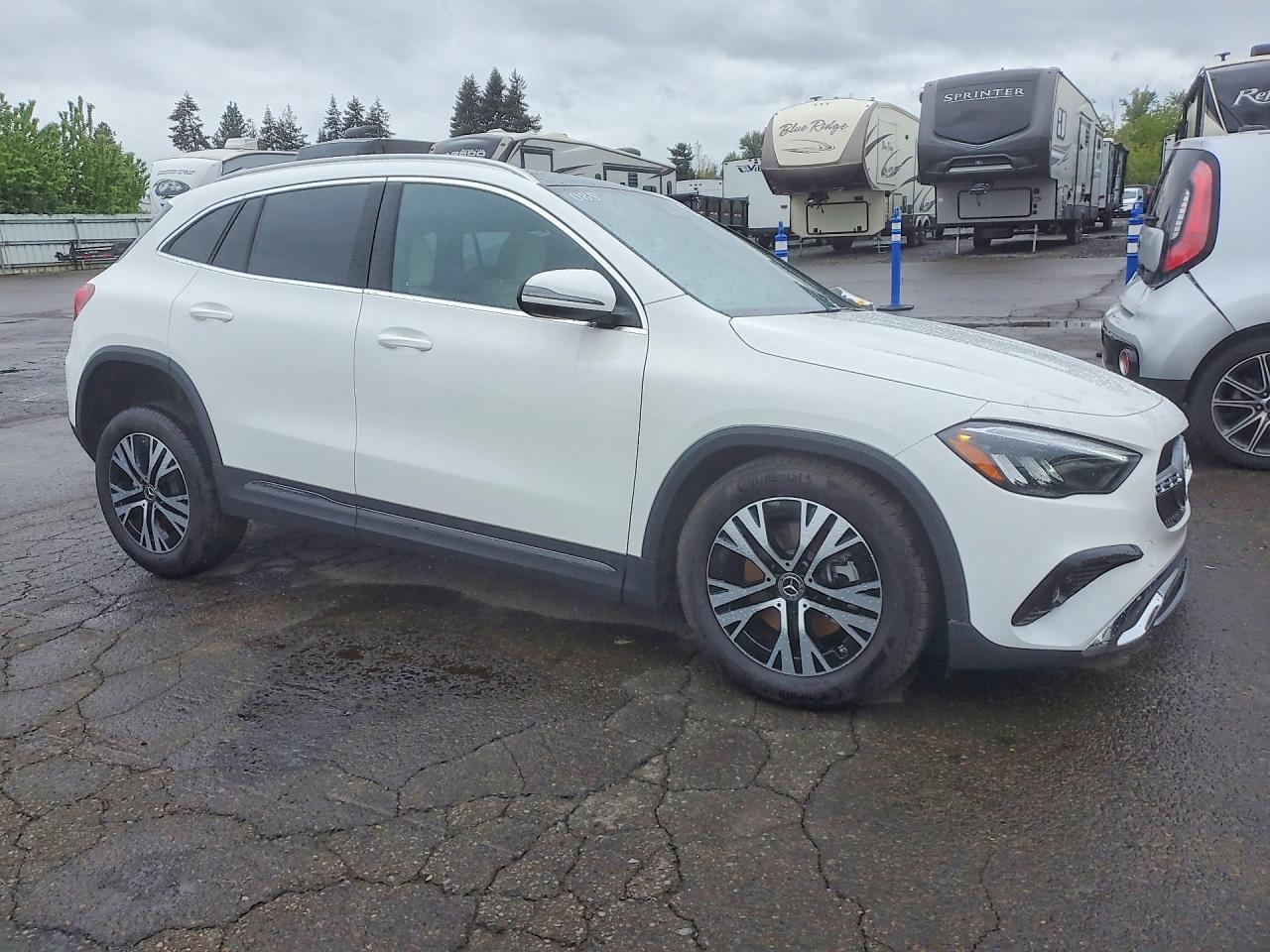 2026 Mercedes-Benz Gla 250 4Matic - zdjęcie 4