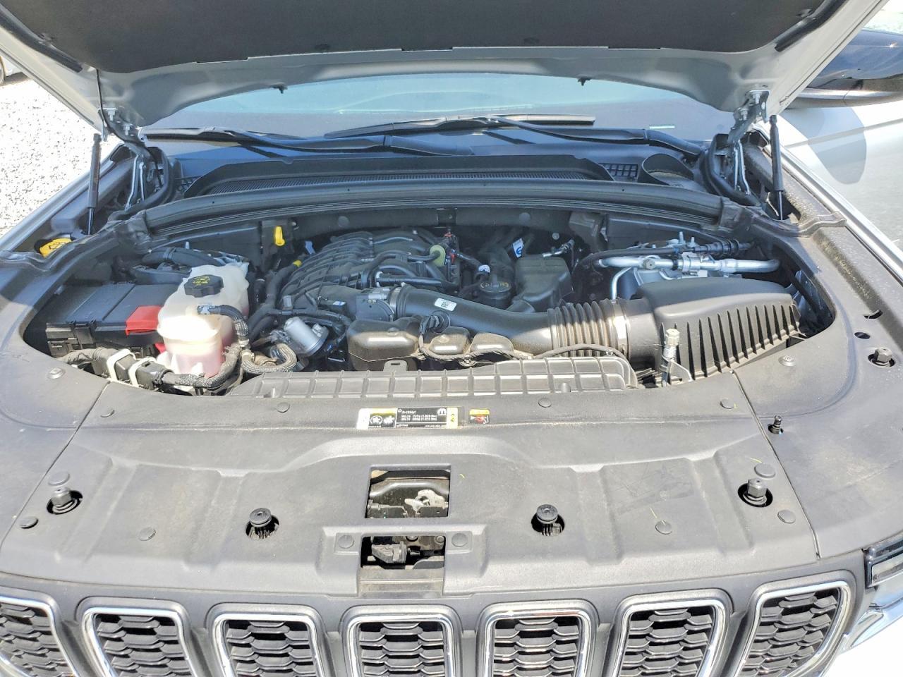 2025 Jeep Grand Cherokee Laredo - zdjęcie 12