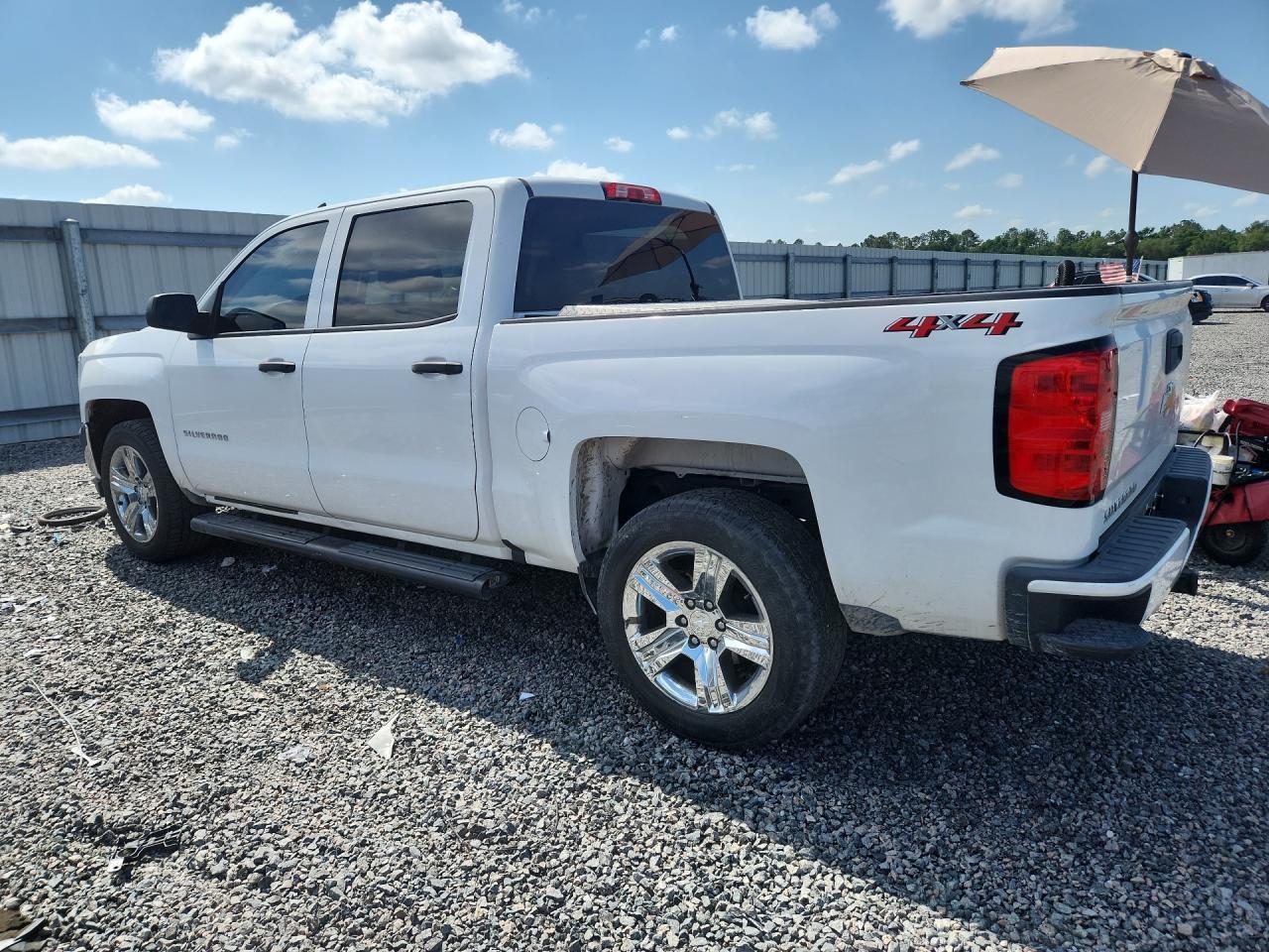 2018 Chevrolet Silverado K1500 Custom - zdjęcie 2