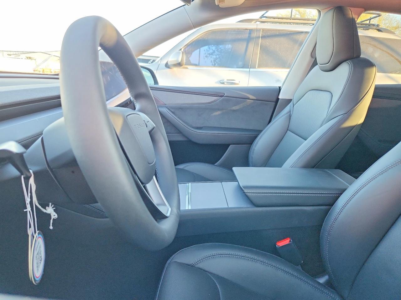 2026 Tesla Model Y - zdjęcie 7