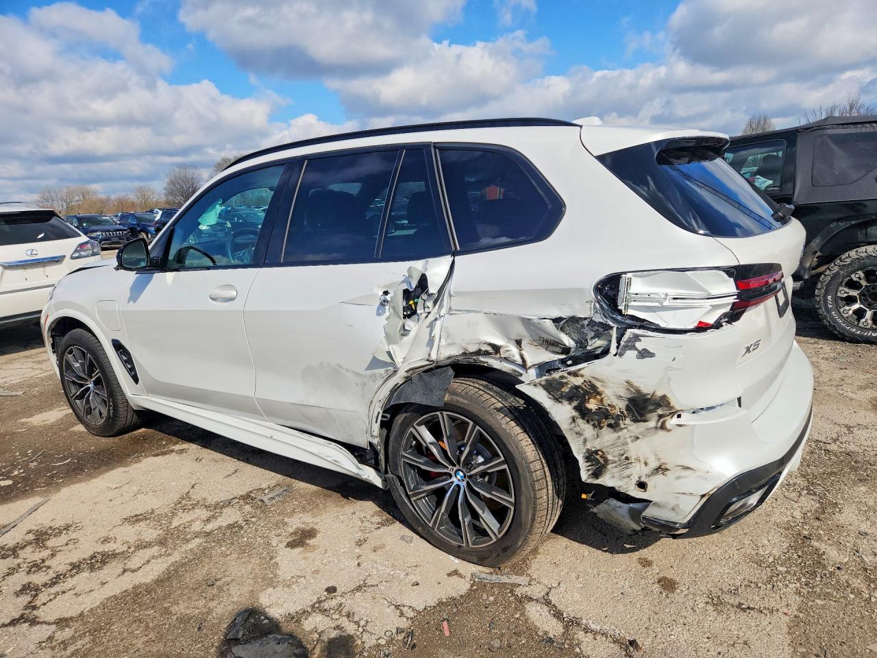 2026 BMW X5 xDrive50E - zdjęcie 2