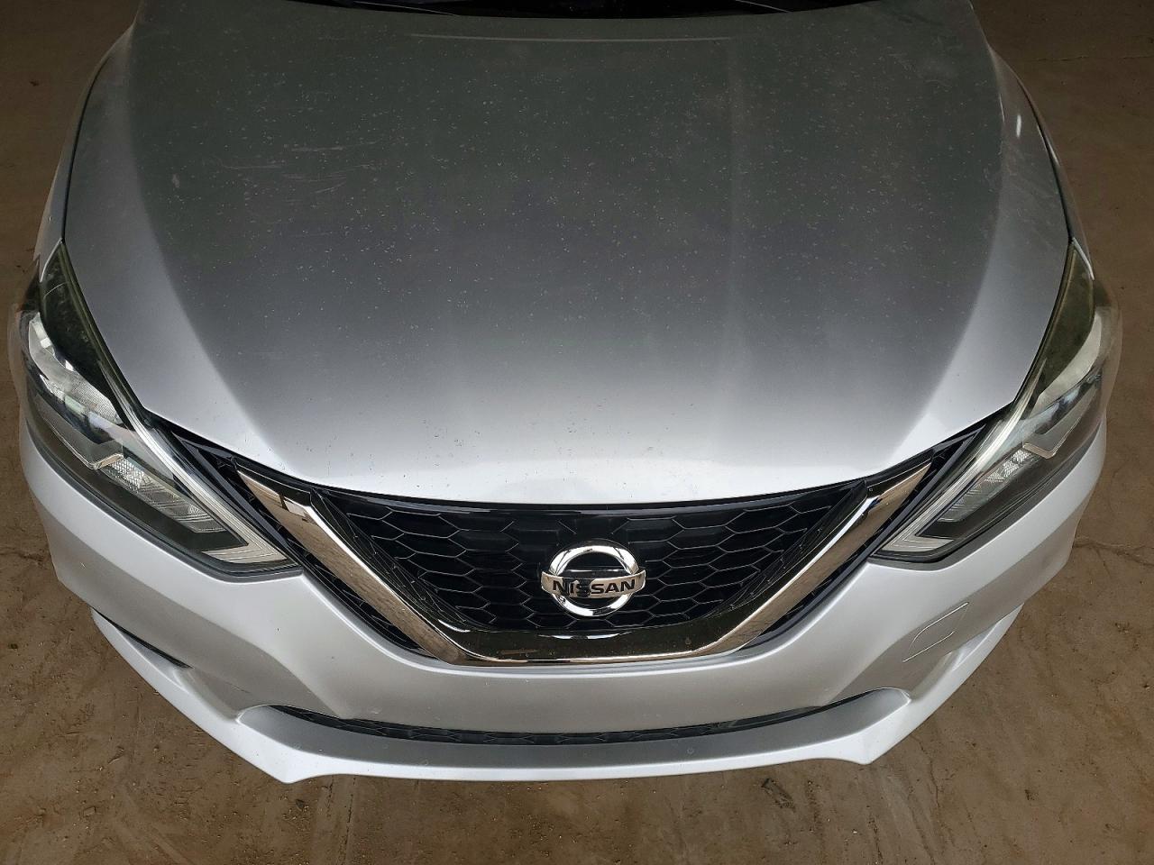 2018 Nissan Sentra Sv - zdjęcie 11