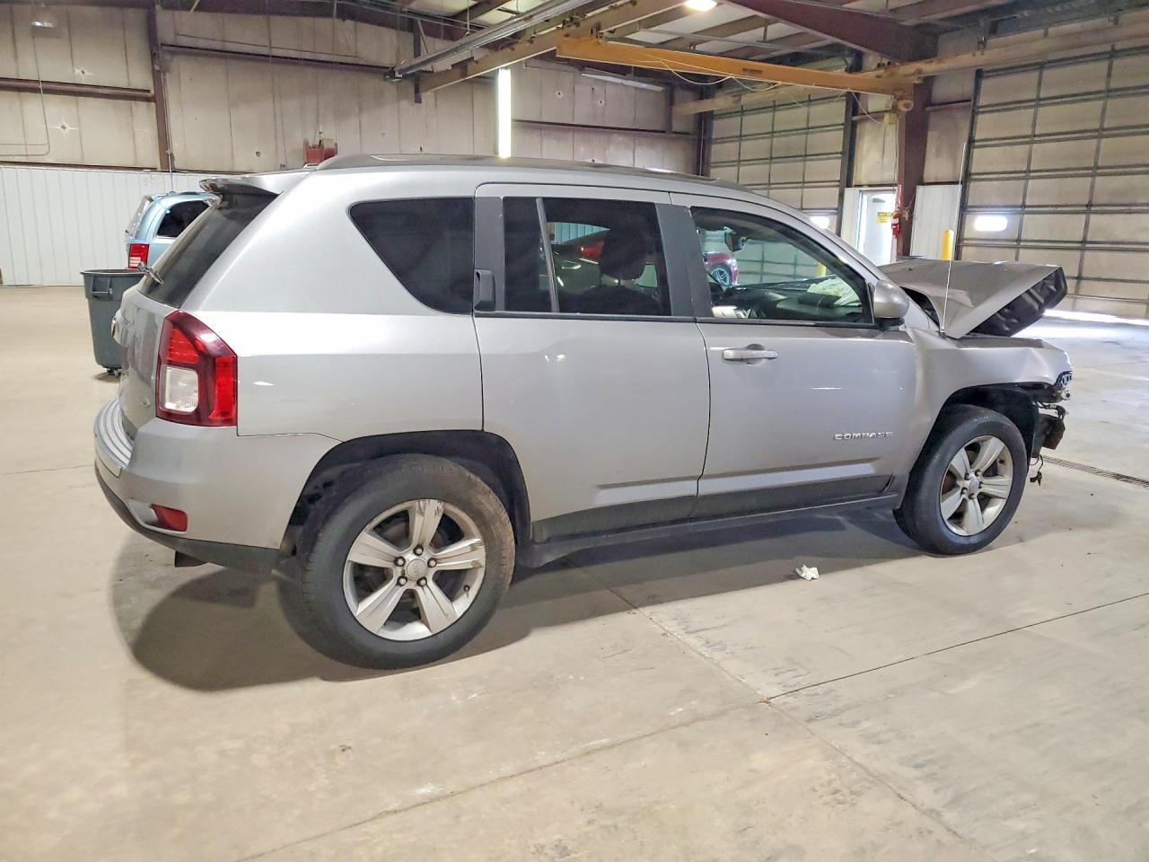 2015 Jeep Compass Latitude - zdjęcie 3
