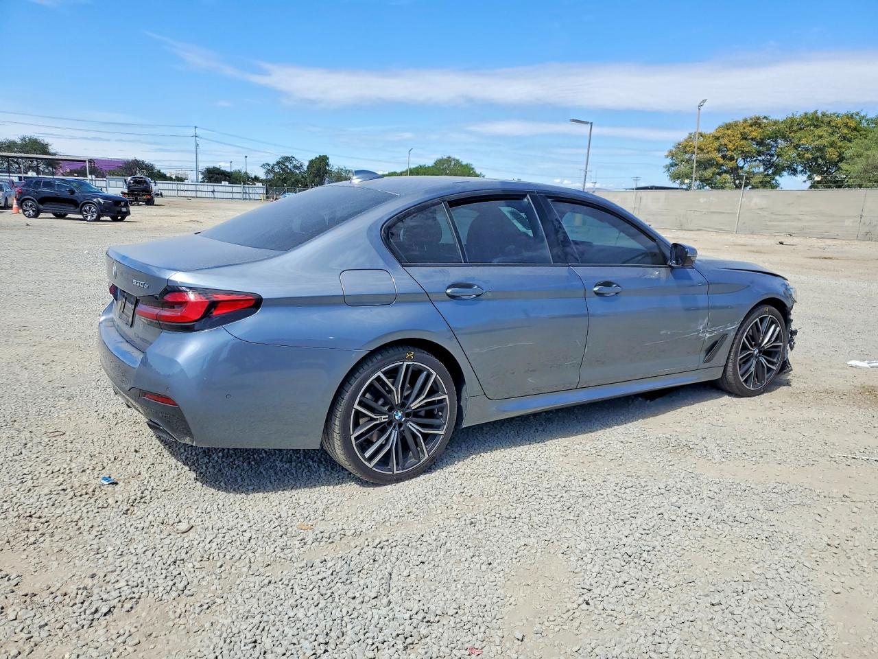 2021 BMW 530E - zdjęcie 3