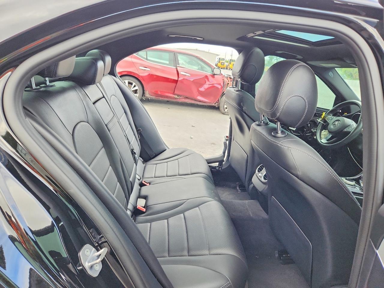 2018 Mercedes-Benz C 300 - zdjęcie 10