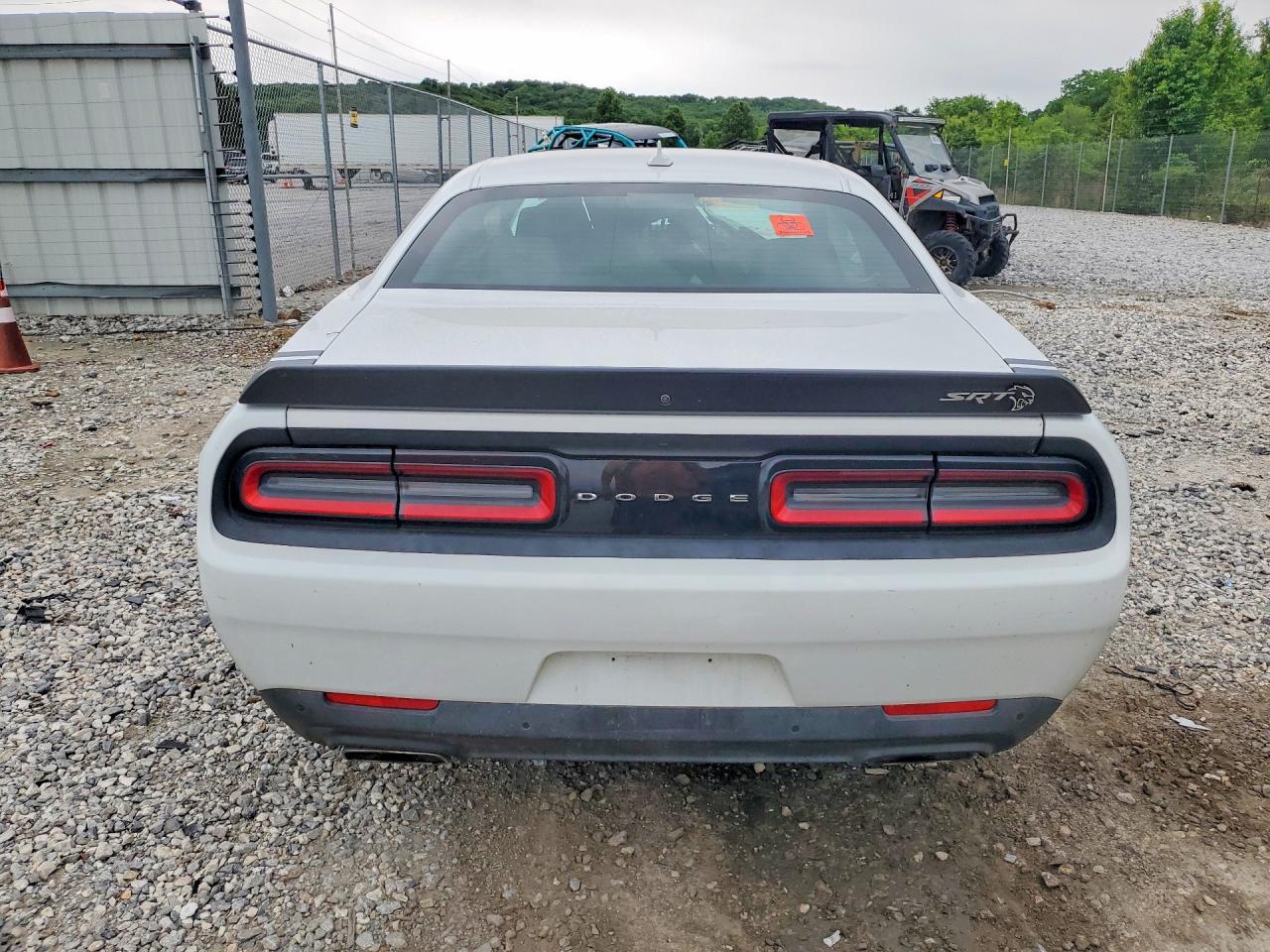 2016 Dodge Challenger R - zdjęcie 6