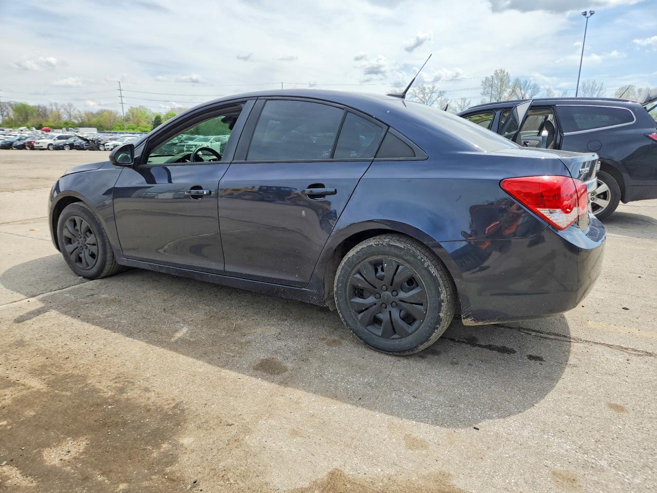 2014 Chevrolet Cruze Ls - zdjęcie 2