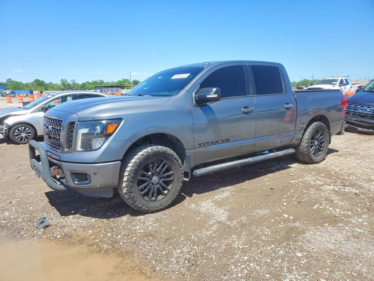 2018 Nissan Titan Sv - zdjęcie główne