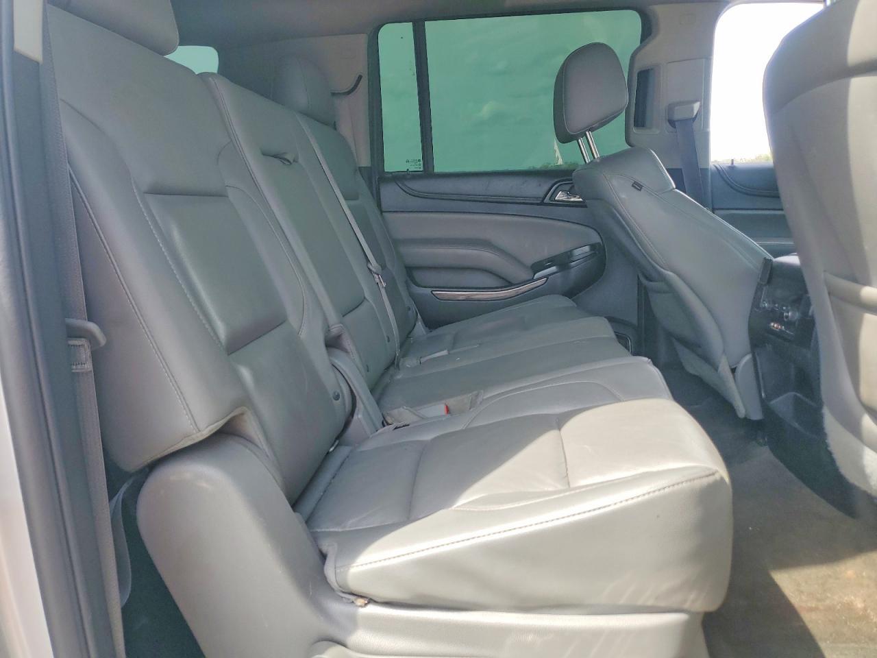 2015 Chevrolet Suburban C1500 Lt - zdjęcie 10