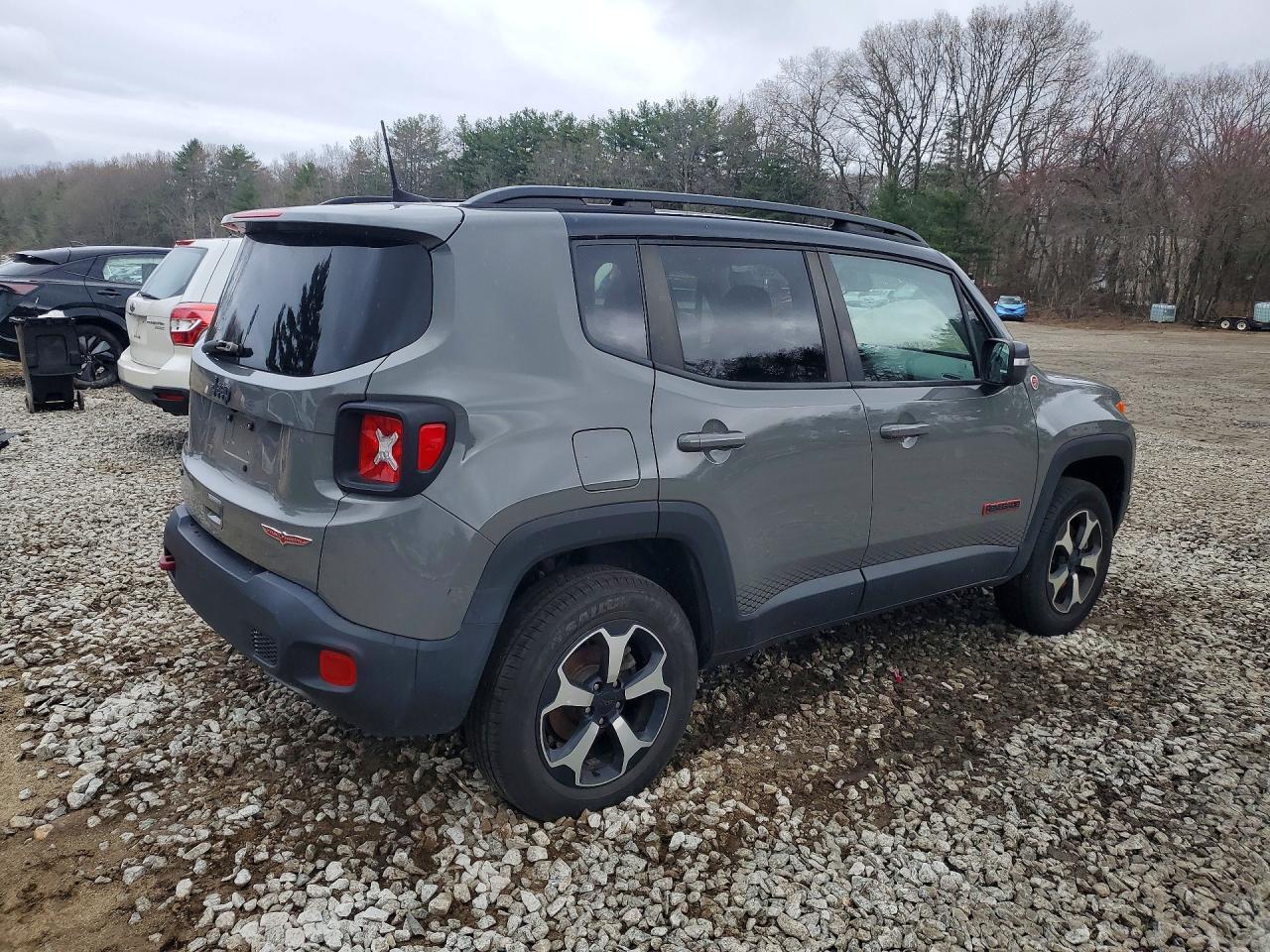 2020 Jeep Renegade Trailhawk - zdjęcie 3