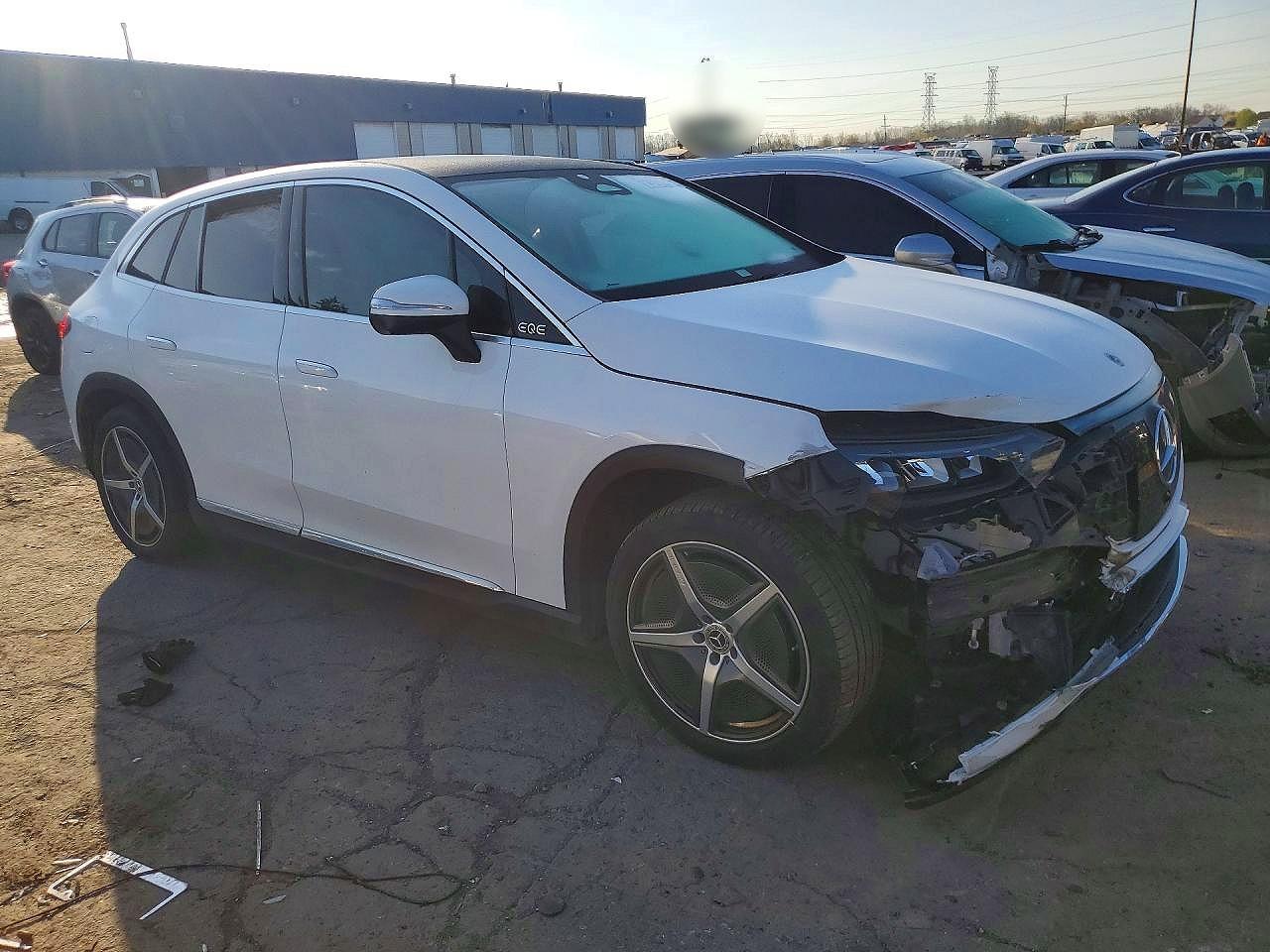 2023 Mercedes-Benz Eqe Suv 500 4Matic - zdjęcie 4