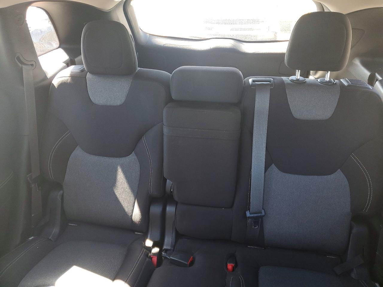 2015 Jeep Cherokee Sport - zdjęcie 10