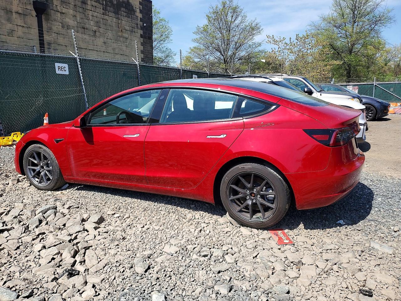 2023 Tesla Model 3 - zdjęcie 2