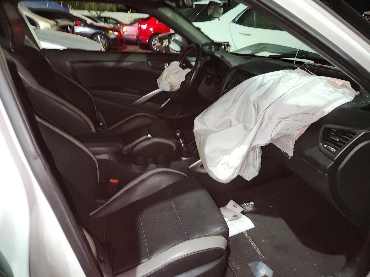 2017 Hyundai Veloster Turbo - zdjęcie 13