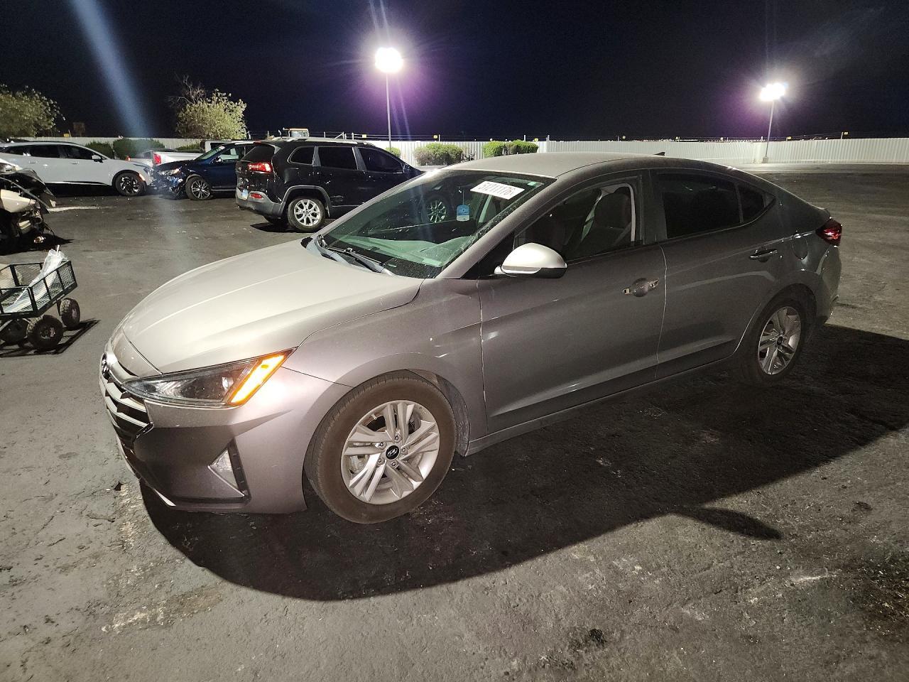 2020 Hyundai Elantra Sel - zdjęcie główne