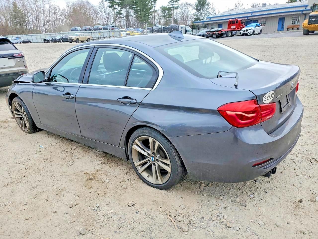 2017 BMW 330 Xi - zdjęcie 2