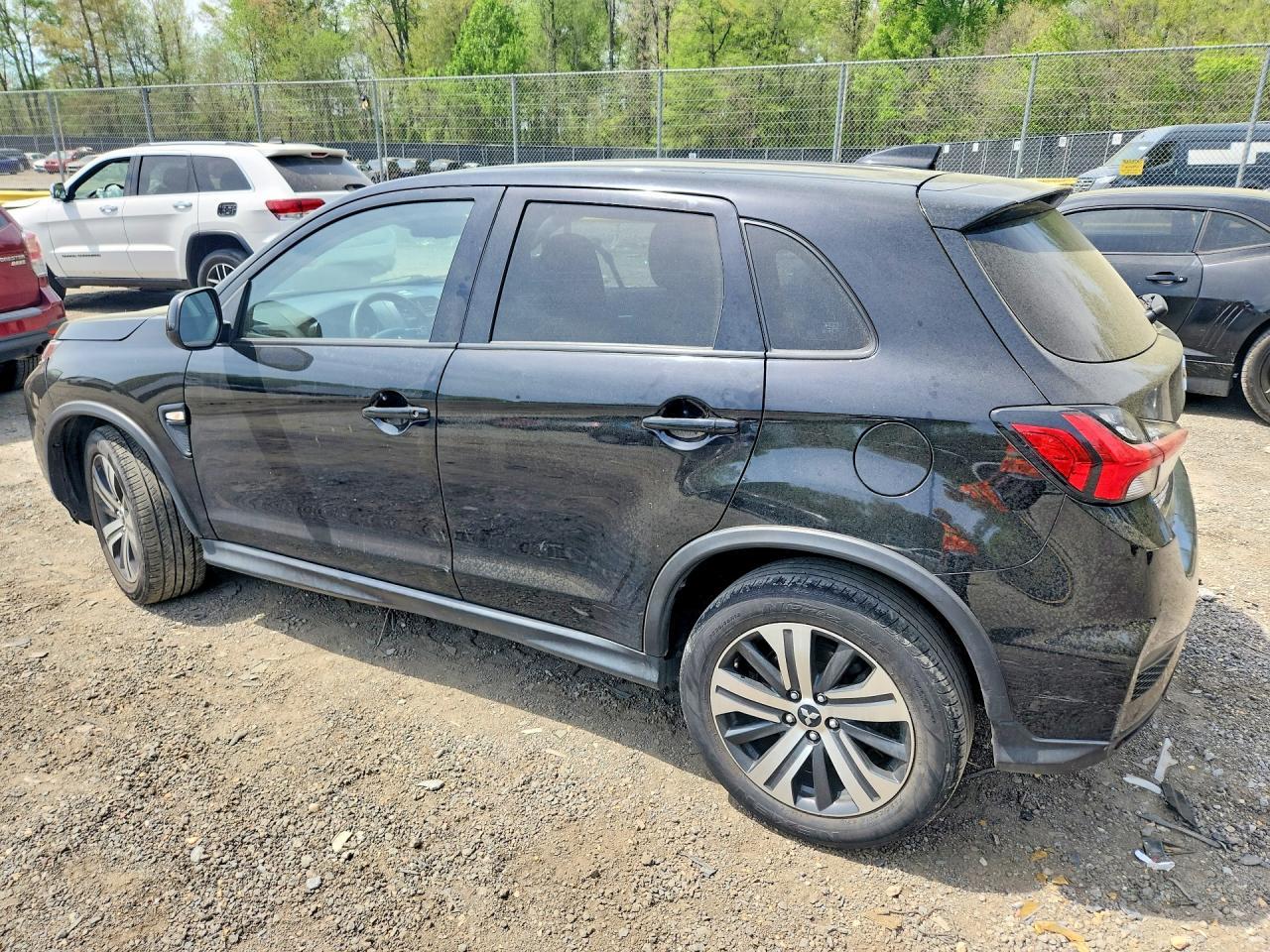 2021 Mitsubishi Outlander Sport Es - zdjęcie 2