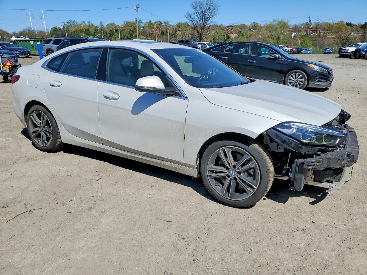 2022 BMW 228Xi - zdjęcie 4