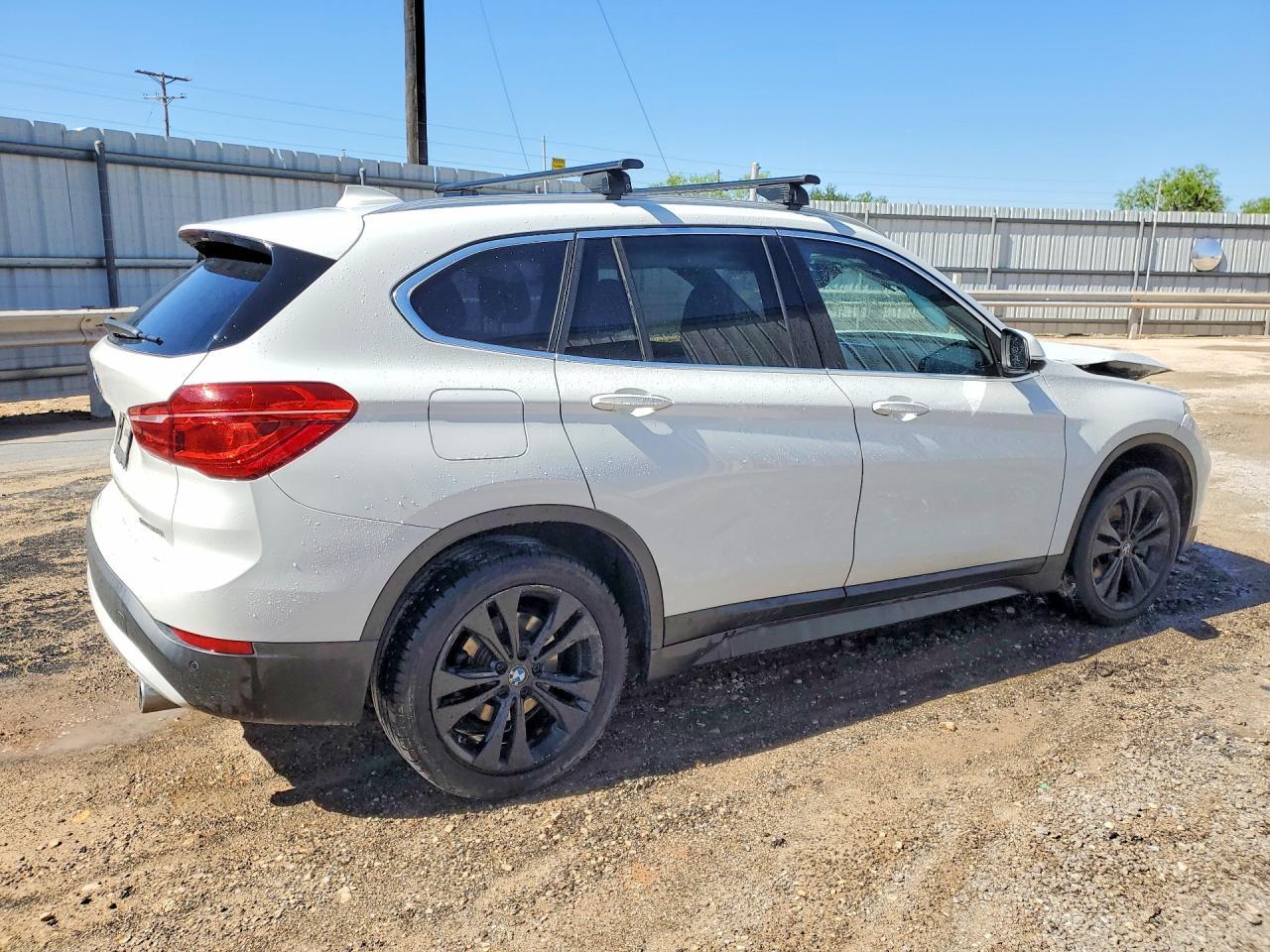 2020 BMW X1 Sdrive28I - zdjęcie 3