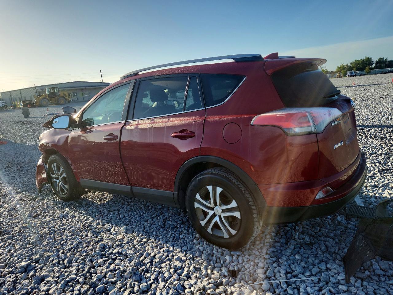 2018 Toyota Rav4 Le - zdjęcie 2